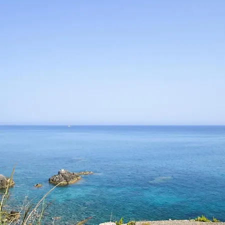 Lejlighed Beautiful Apartment In Camini With 2 Bedrooms And Wifi *