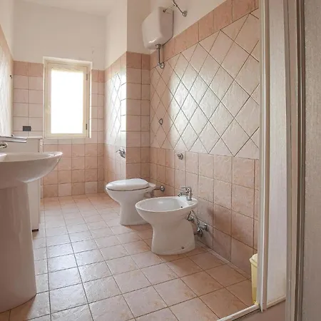 Beautiful Apartment In Camini With 2 Bedrooms And Wifi Lejlighed